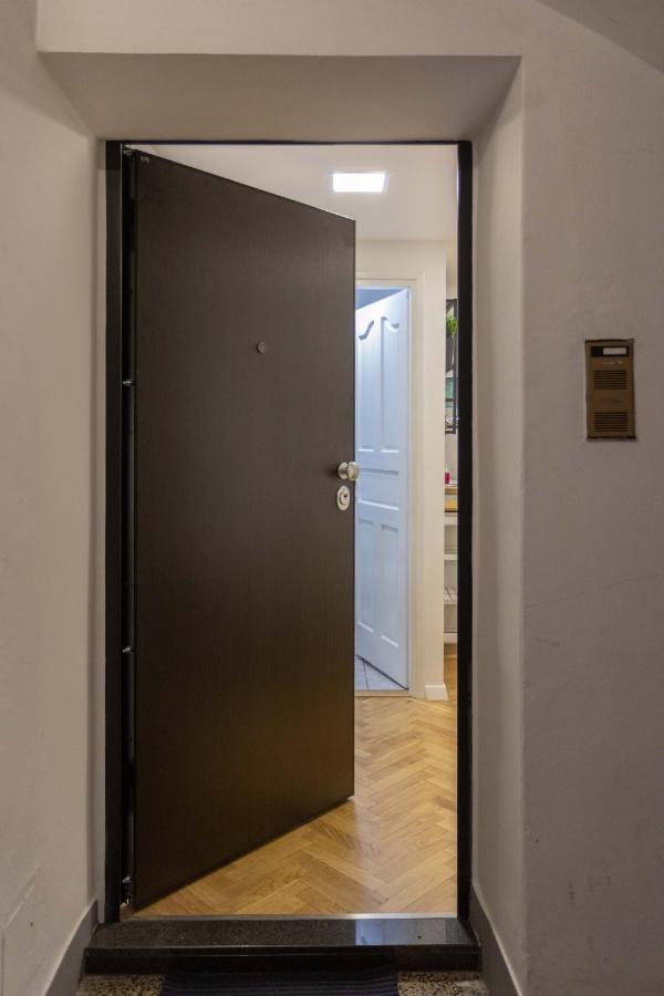 Modern Studio Near British Square Apartment Zagreb Exterior photo